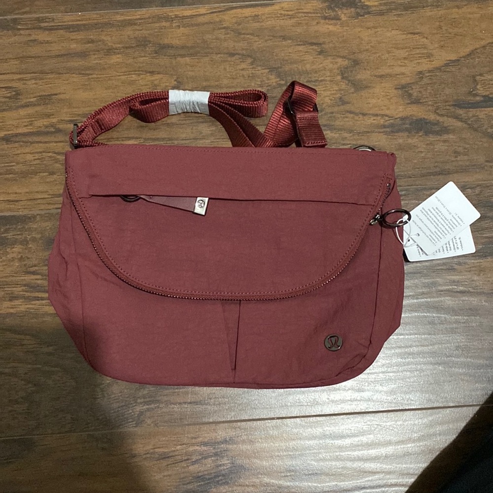 BRAND NEW lululemon all night festival bag (medium)
